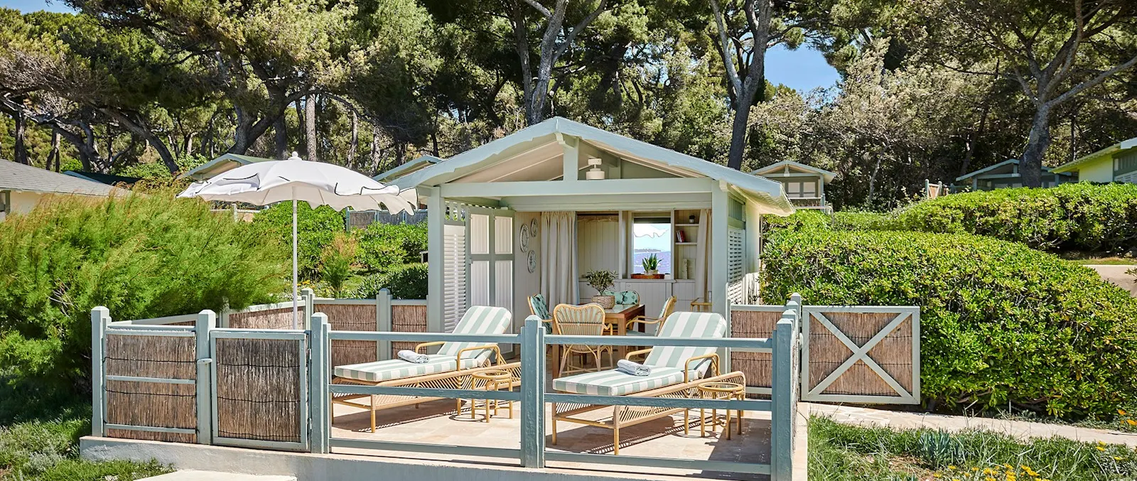 Hôtel du Cap-Eden-Roc Keeps the Private Cabana Ritual Alive in Antibes