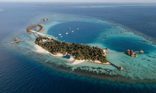 Huvafen Fushi: An Underwater Spa and Private-Island Yacht Escape