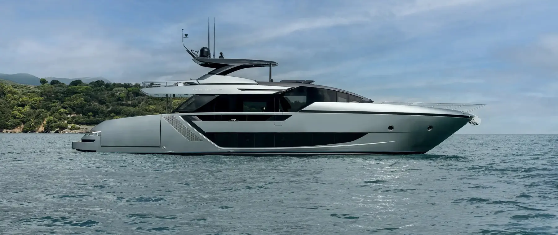 Official image supplied by Riva (official manufacturer photograph).