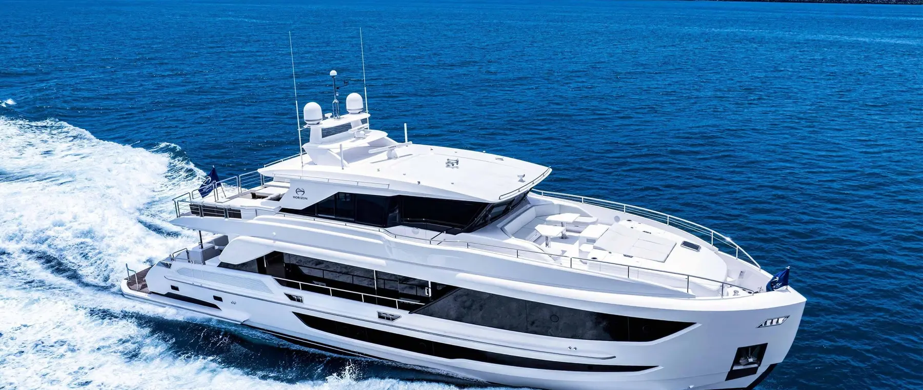 Official image supplied by Horizon Yachts (official manufacturer image).