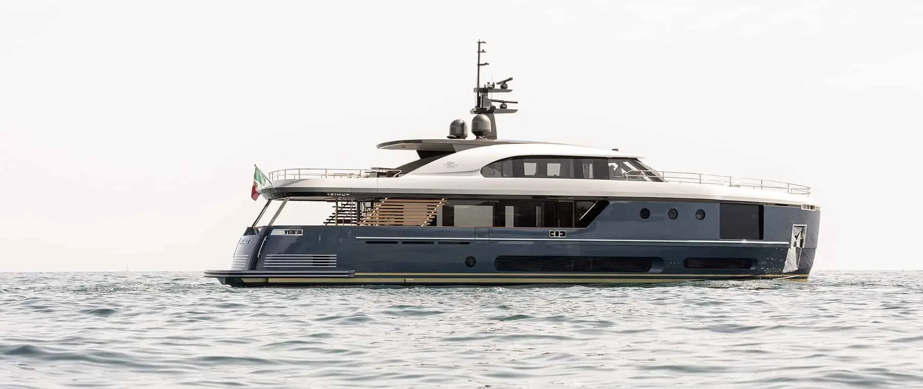 Official image supplied by Azimut Yachts — official Magellano 30M photograph.