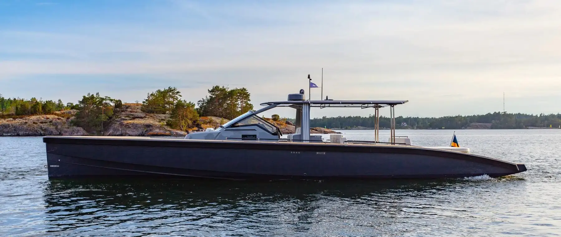 Official image supplied by Windy Boats official photograph of an actual Windy SR52 Blackbird (model illustration, not confirmation of arrival in Bodrum).