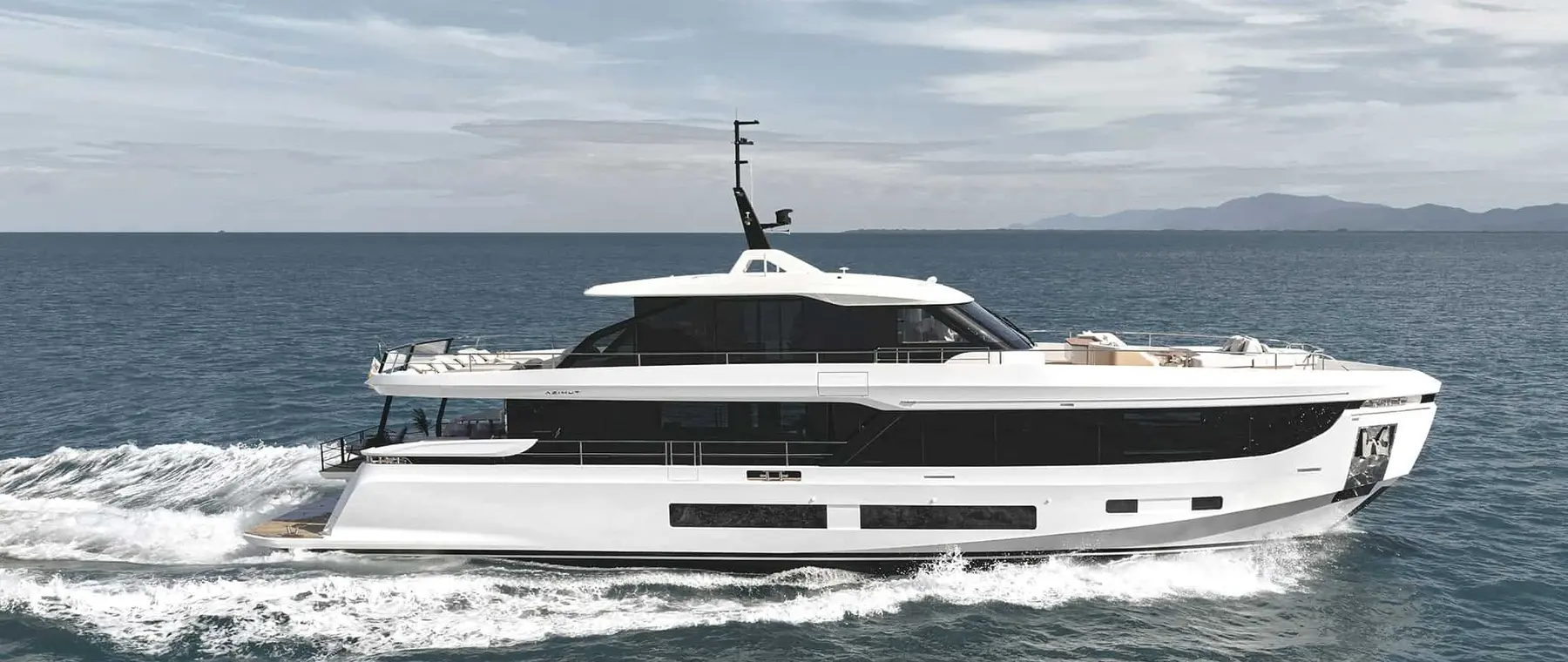 Official image supplied by Azimut Yachts — official Grande 30M photograph.