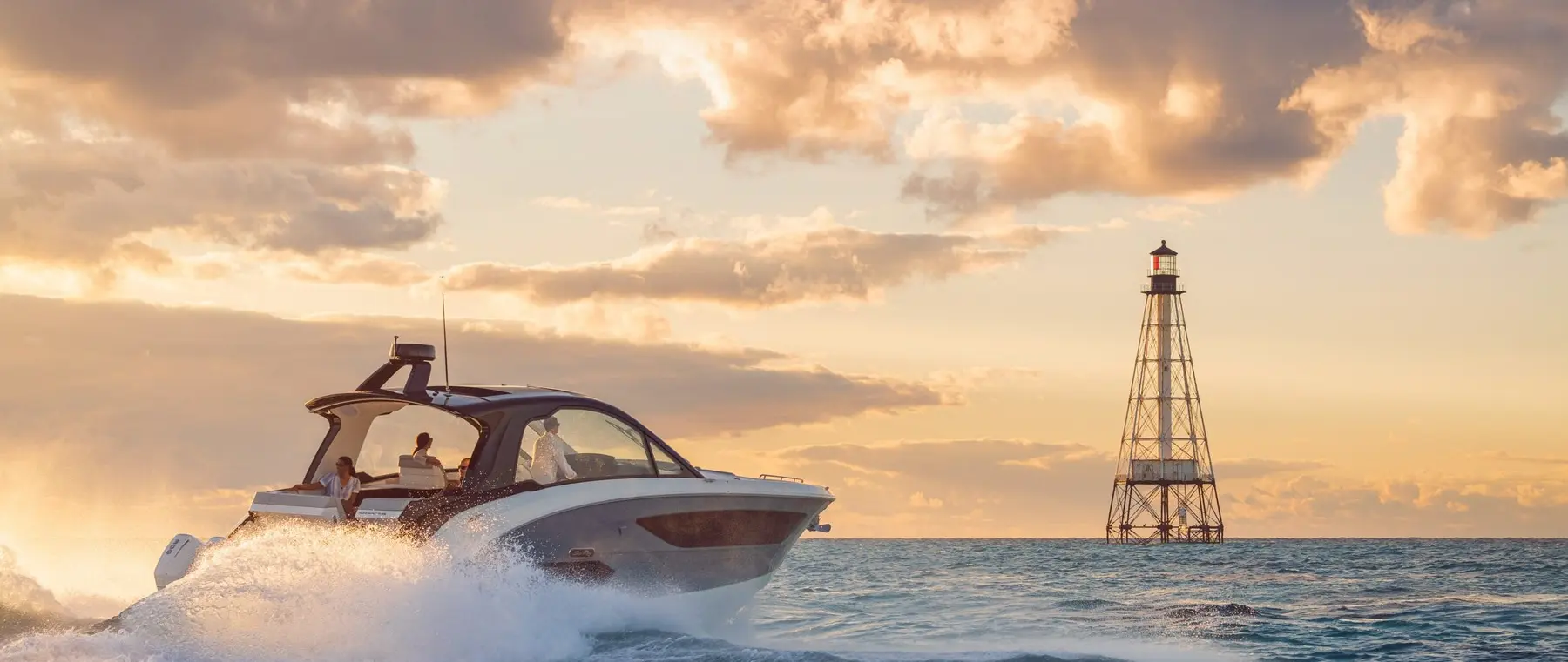 Official image supplied by Sea Ray — official manufacturer photography.