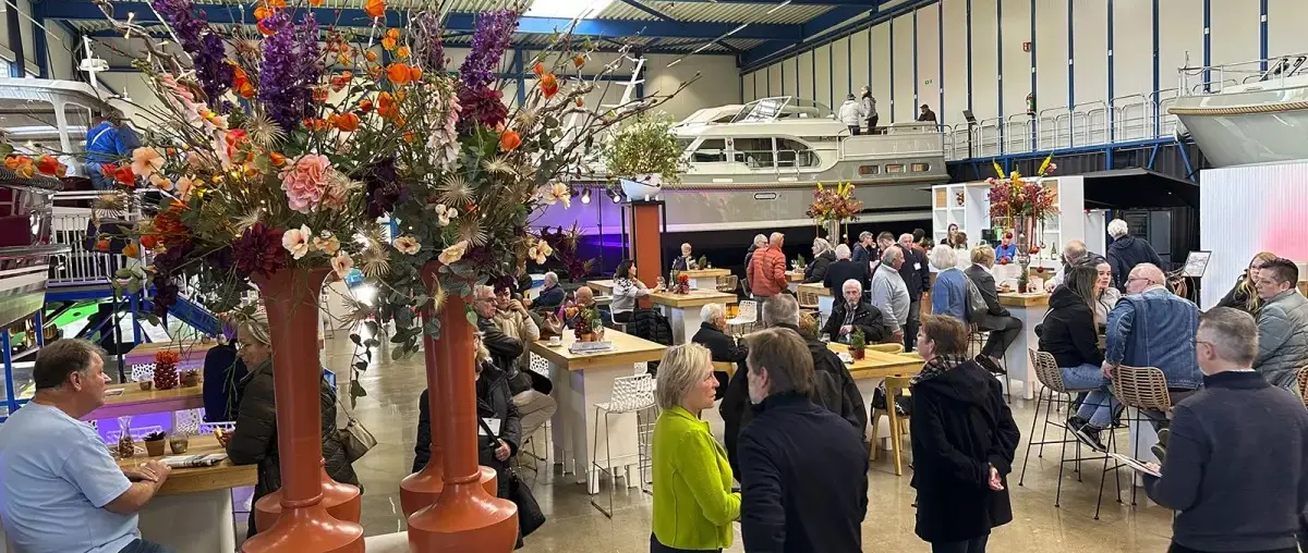 Official image supplied by Linssen Yachts official photograph of an earlier shipyard boat-show edition, provided as archival illustration.