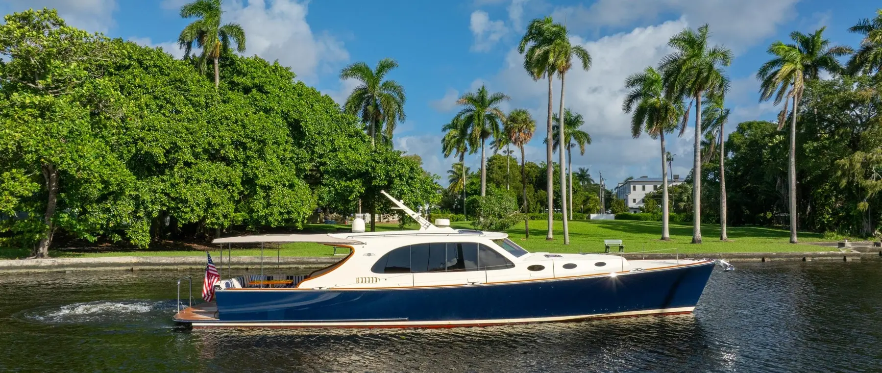 Official image supplied by Fraser Yachts — official APSARA brokerage photograph.