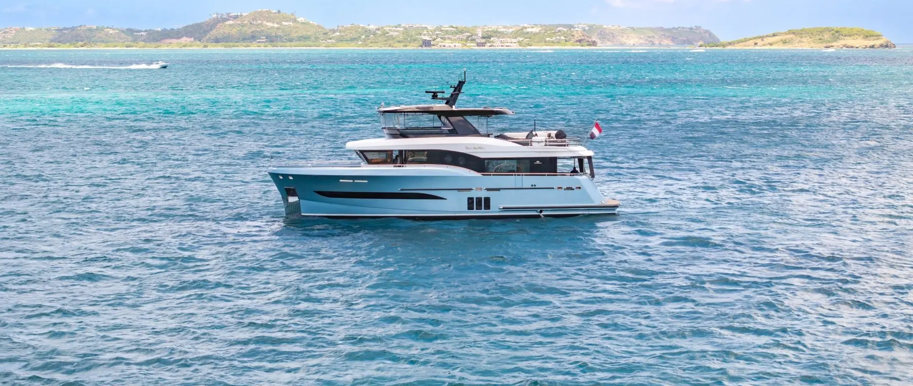Official image supplied by Steeler Yachts / Guy Fleury — official Two Bubbles photography.