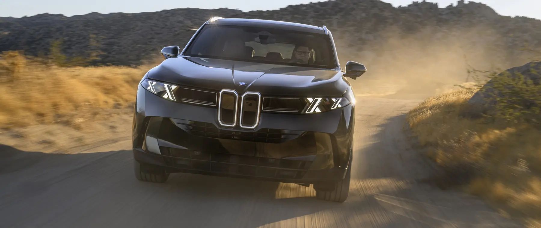 Official image supplied by BMW Group PressClub — official 22 October 2026 X5 40 xDrive Vancouver Green manufacturer photograph (photo ID P90661283).