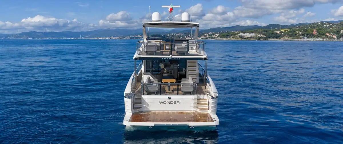 Official image supplied by Absolute Yachts — official 70 FLY aerial photograph.