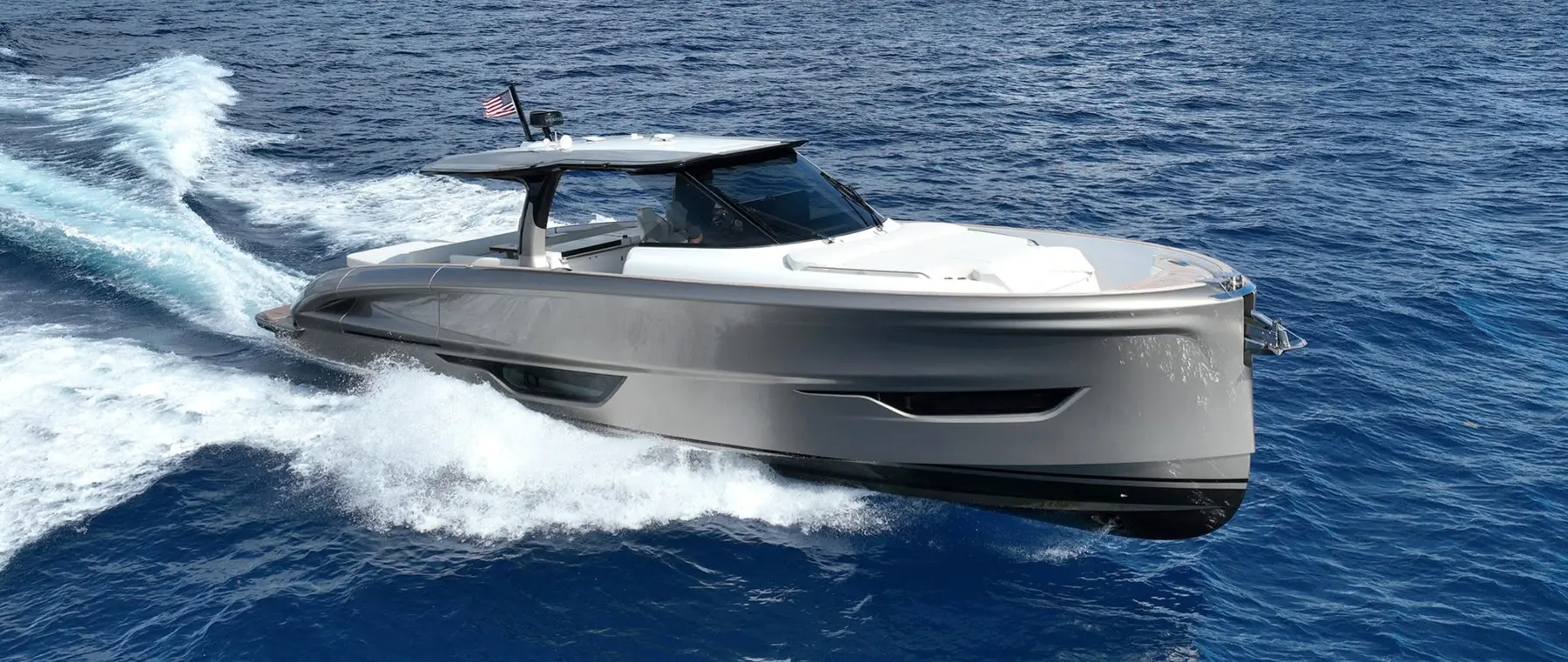 Official image supplied by Solaris Power — official 52 Open ST manufacturer photography.