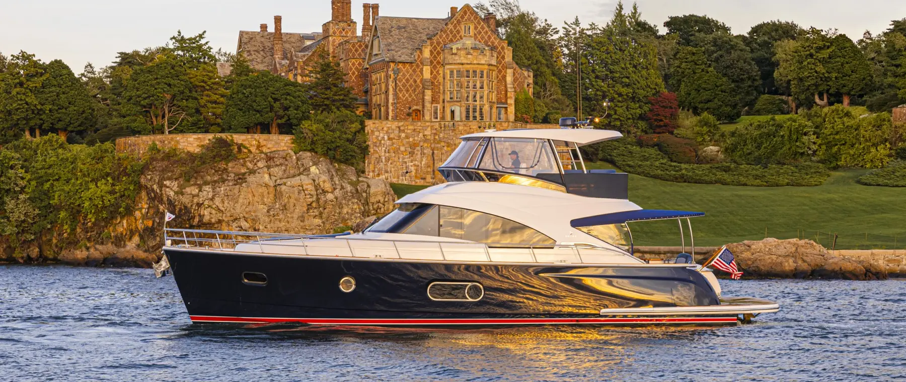 Official image supplied by Riviera Australia — official Belize 55 Daybridge Newport award photograph.
