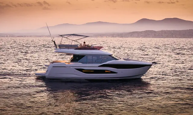 PRESTIGE F4.9 Set for Osaka Kansai Floating Yacht Show
