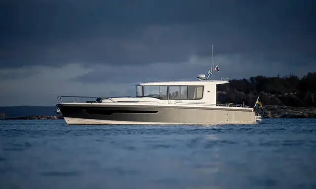 Nimbus Commuter 11: The All-Weather Luxury Boat Built for Four