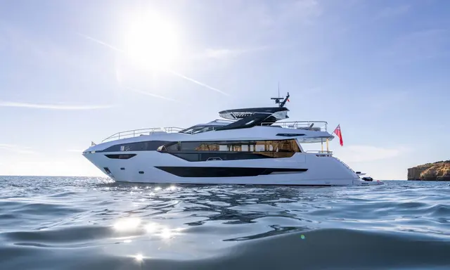Sunseeker 100 Yacht Showcases a 29.94m Owner Platform in Florida