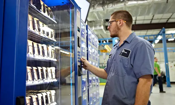 Fastenal Demonstrates RFID Inventory and Vending Systems for Marine Yards