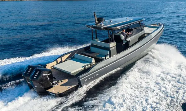 12.9m TYKUN XII Debuts at Monaco With Twin-Outboard Power and Two Bow Layouts