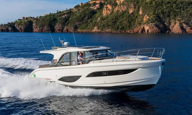 Marex 440 Gourmet Cruiser Makes Its Cockpit Galley the Social Centre