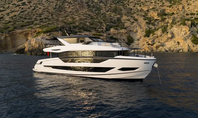 Sunseeker 82 Ocean Enclosed Brings a Sky Lounge to FLIBS