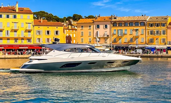 Riviera 6000 Sport Yacht Platinum Edition Highlights Extended Cruising Layout