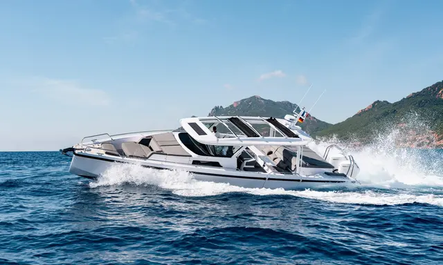 Axopar 45 Cross Top Shows Open-Air Cruising with a Protected Helm