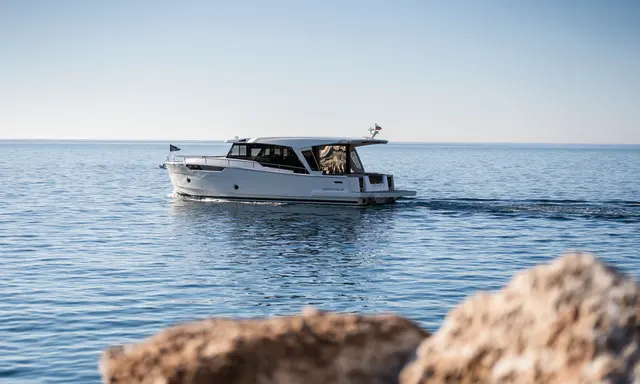 Greenline 42 Makes US Premiere at Fort Lauderdale Boat Show