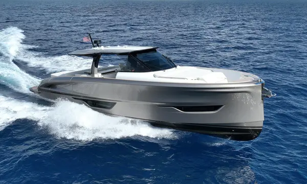 Solaris Power 52 Open ST Puts a Full-Height Screen on 16.2m Yacht