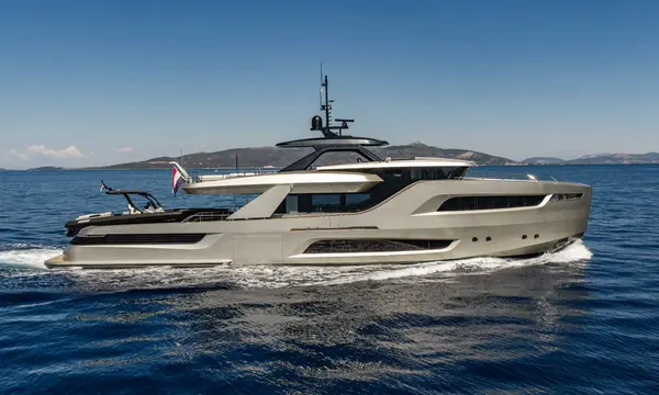 33m Holterman LADY FLEUR Listed With Hydraulic Aft Platform