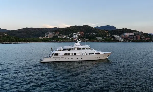 Fraser Confirms Sale of 42m Sterling Yacht MAVERICK