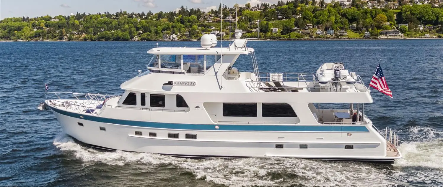 Outer Reef 700 Motoryacht — official manufacturer image