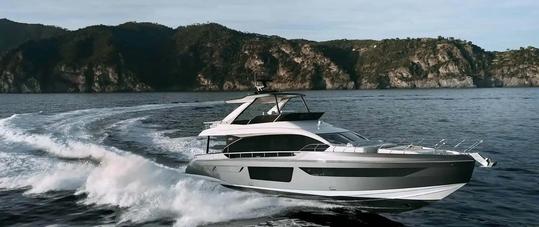Azimut Fly 68 — official manufacturer image