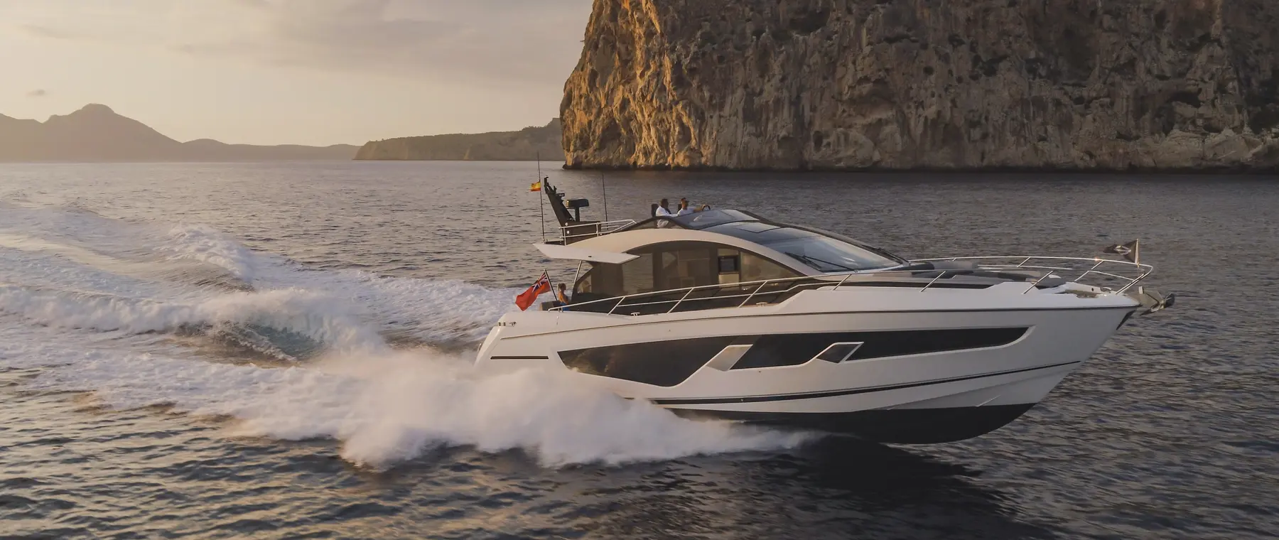 Sunseeker Predator 65 SportFly — official model image