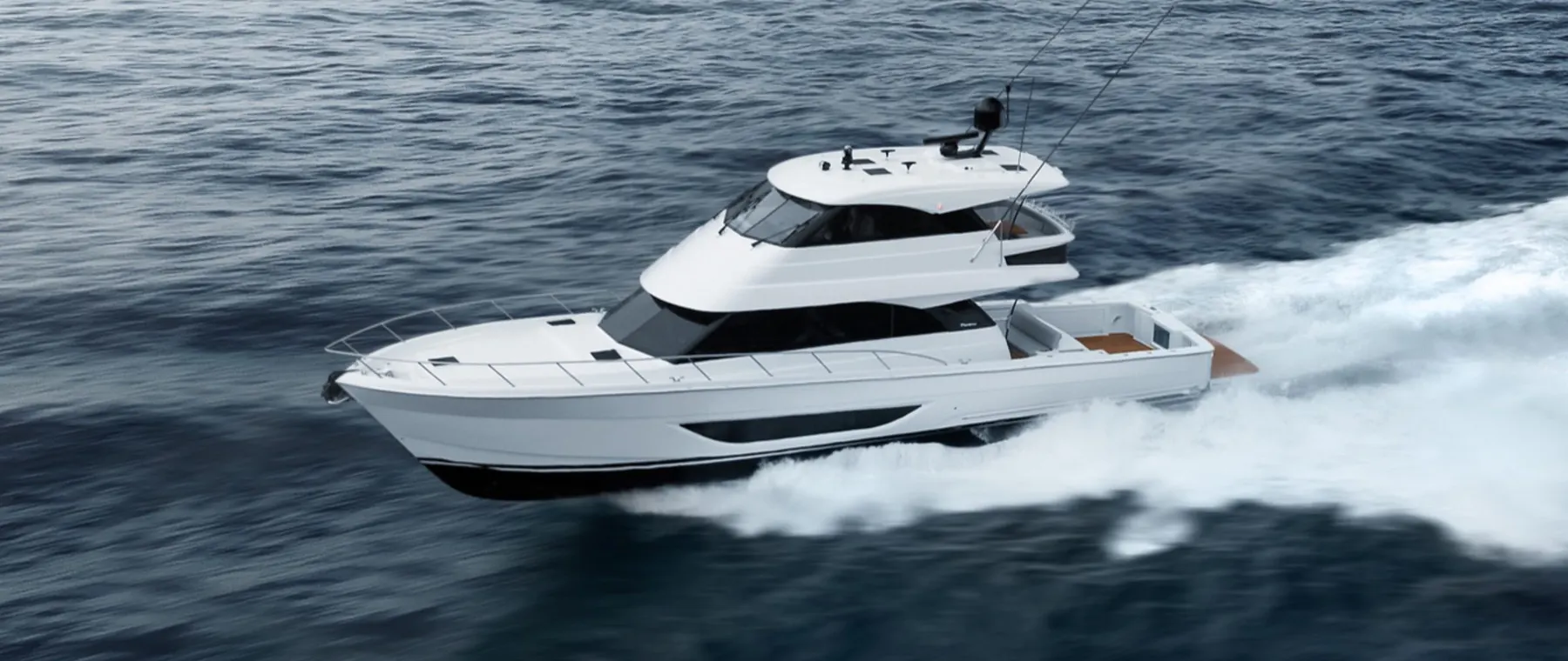 Maritimo M600 Black Edition Makes Long-Range Cruising Feel Like Family Life Upstairs