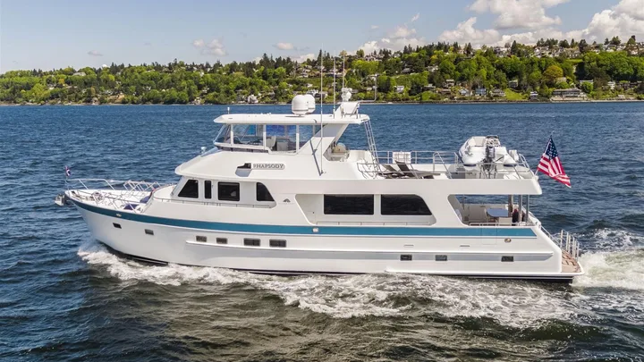 Outer Reef 700 Motoryacht — official manufacturer image