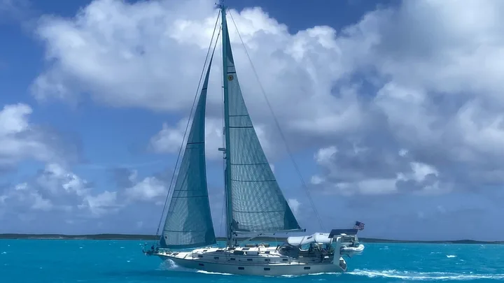 Island Packet 439 — official manufacturer image