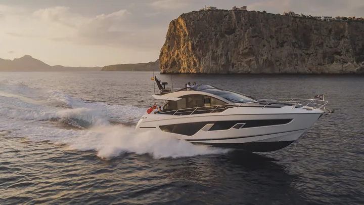 Sunseeker Predator 65 SportFly — official model image