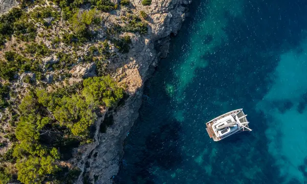 Lagoon 60 Heads to Genoa with 19.77m Layout and Four- or Five-Cabin Choice