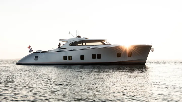 Zeelander 8 — official manufacturer image