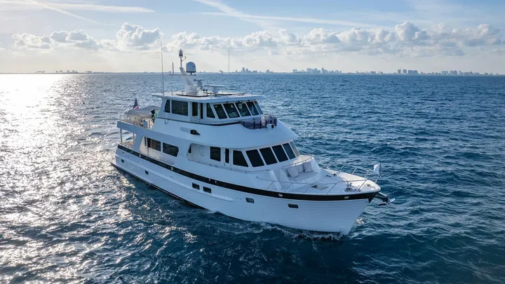 Outer Reef 720 Deluxbridge Motoryacht — official manufacturer image