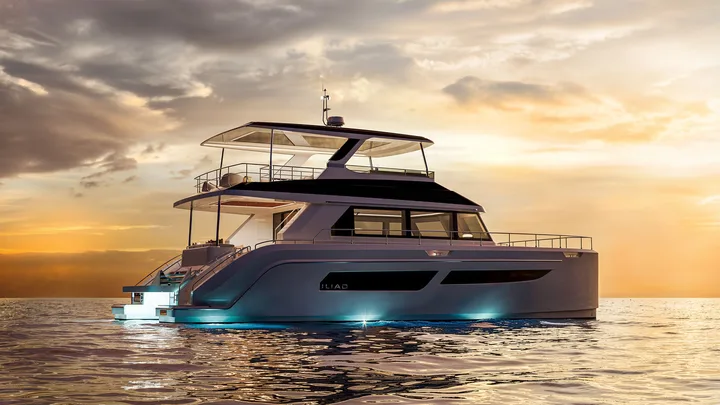 ILIAD 53F OffGrid Hybrid — official manufacturer image