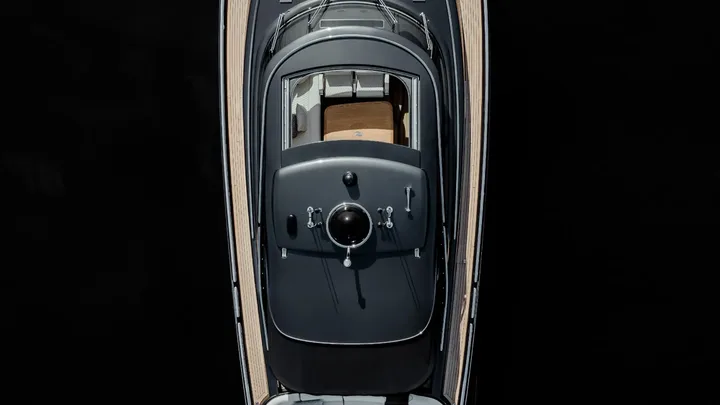 Zeelander 6 — official manufacturer image