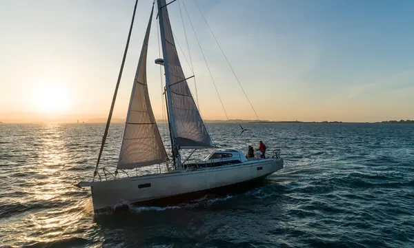 Boréal 47.2 Combines Aluminium Hull and Lifting Board at 14.36m
