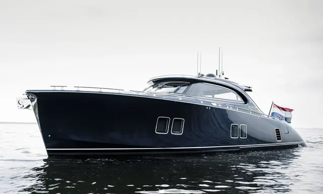 Zeelander 5 Keeps 14.7m Sports Cruiser at 40 Knots and Under 72dBA