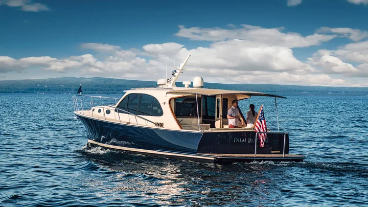 Palm Beach 42 — official manufacturer image