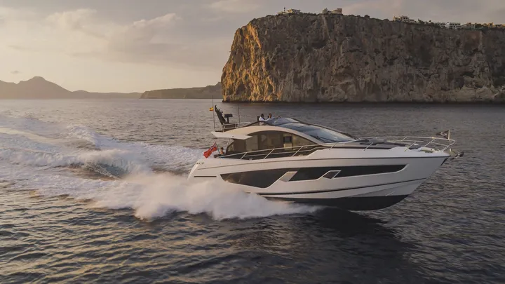 Sunseeker Predator 65 SportFly — official model image