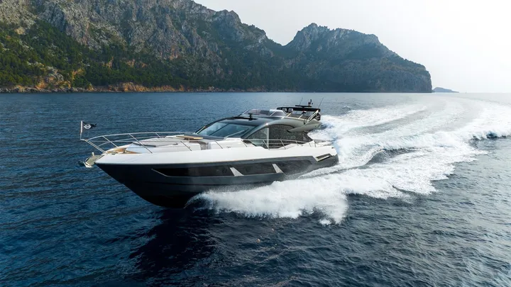 Sunseeker Predator 75 SportFly — official model image