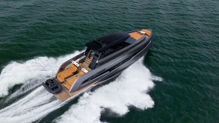 Steeler Bronson 67 Beachclub — official manufacturer image