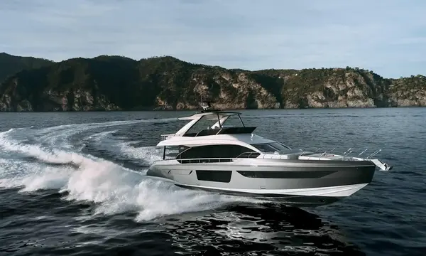 Azimut Fly 68 Offers Four Cabins Within a 20.98m Motor-Yacht Platform