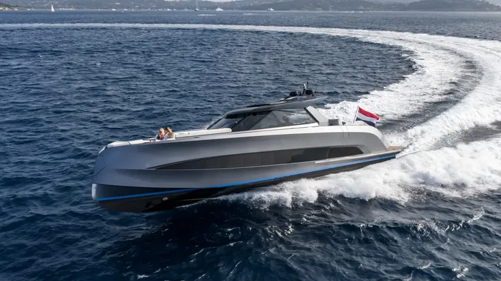 Steeler Bronson 65 — official manufacturer image