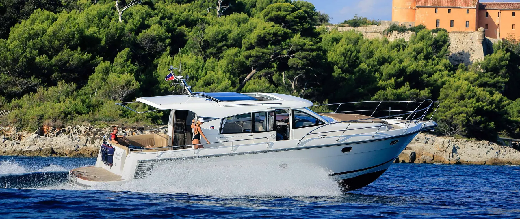 Official Nimbus 405 Coupé model image from Nimbus Boats.