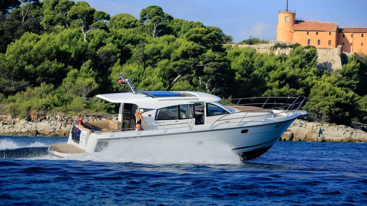 Official Nimbus 405 Coupé model image from Nimbus Boats.